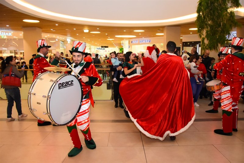 Biggest Christmas Reveal event at Toy Store-ABC Verdun